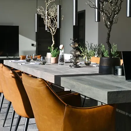 Kramer Apartment *