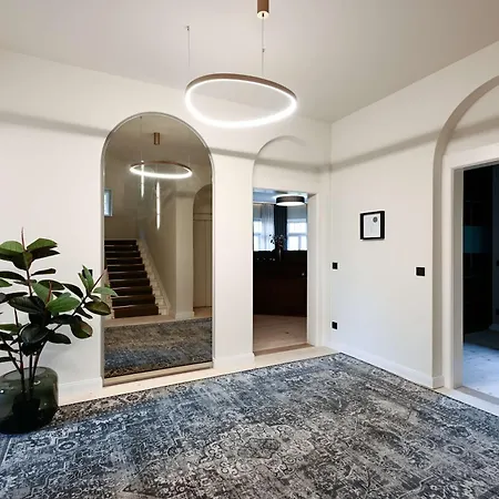 Kramer Apartment