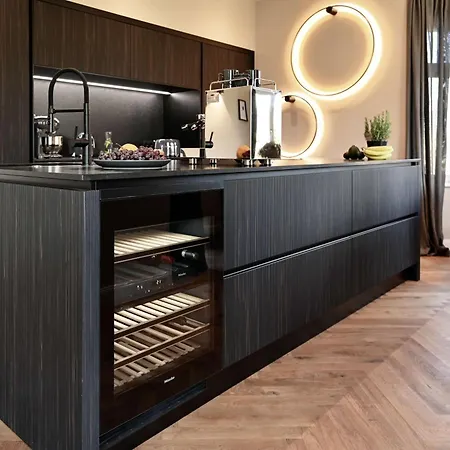 Kramer Apartment *